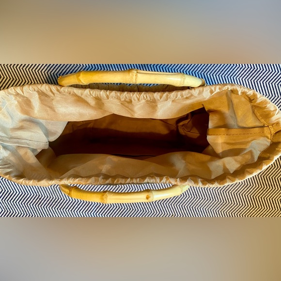 Wicker hand bag.  Almost like new.  Super clean.  And fun - Picture 5 of 8